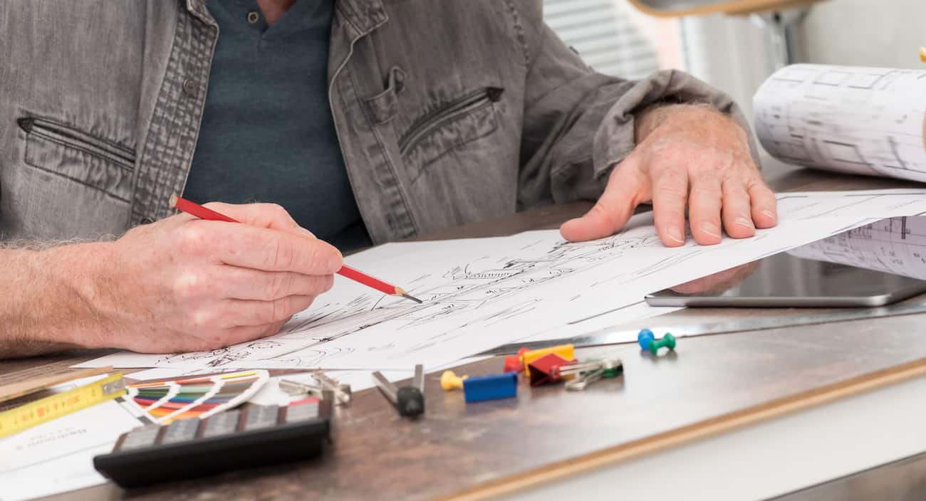 Arkitekt udarbejder idéudkast